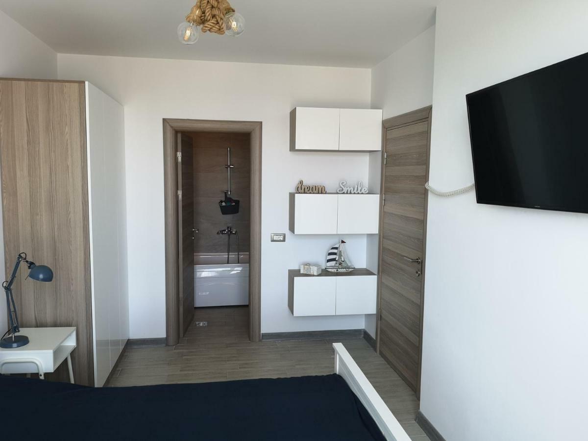 Relax Inn Apartment Năvodari Buitenkant foto